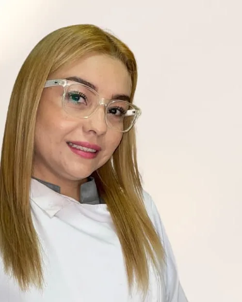 Dra. Nataly Jiménez, Odontóloga General y Estética.